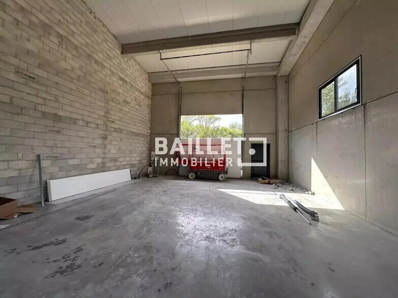 Industrial in Montauroux for lease - Interior Photo - Image 2 of 7