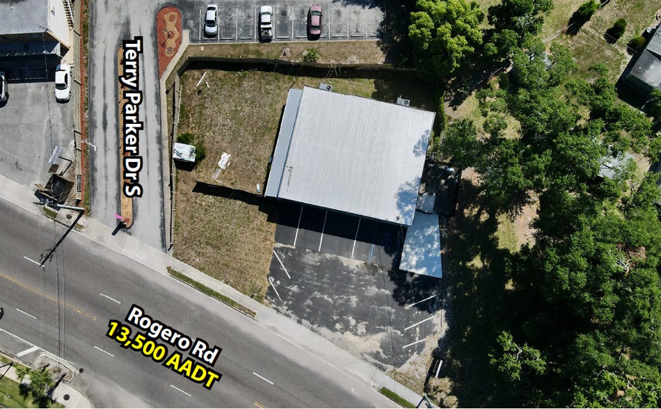 1807 Rogero Rd, Jacksonville, FL for lease - Building Photo - Image 2 of 7