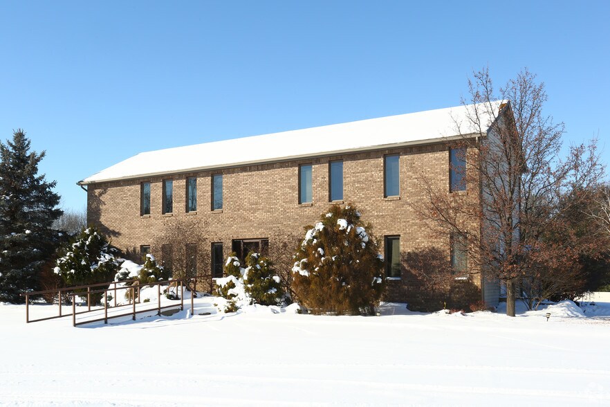 4114 Occidental Hwy, Adrian, MI for sale - Primary Photo - Image 1 of 1