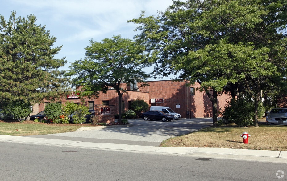 395 Brunel Rd, Mississauga, ON for sale - Primary Photo - Image 1 of 2