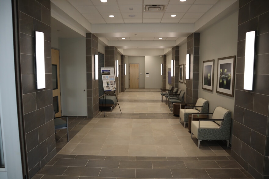 11371 Cortez Blvd, Brooksville, FL for lease - Interior Photo - Image 2 of 3