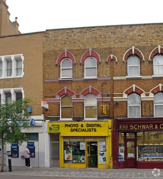 252 Walworth Rd, London for sale - Primary Photo - Image 1 of 1
