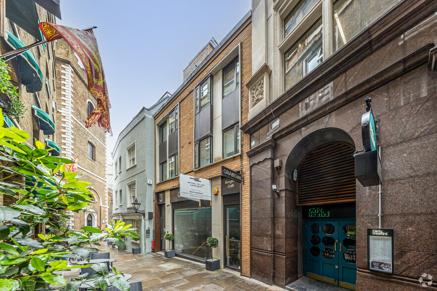 Lovat Lane portfolio of 2 properties for sale on LoopNet.com - Primary Photo - Image 2 of 2