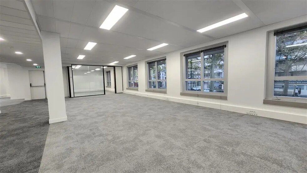 Office in Boulogne-Billancourt for lease - Building Photo - Image 3 of 8