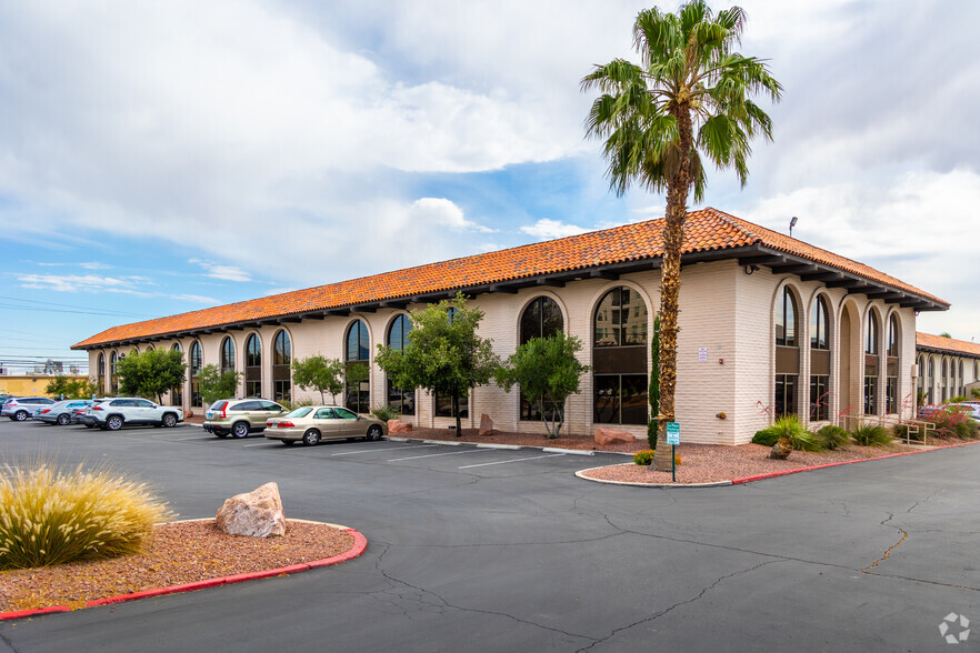 4220 S Maryland Pky, Las Vegas, NV for lease - Building Photo - Image 1 of 10