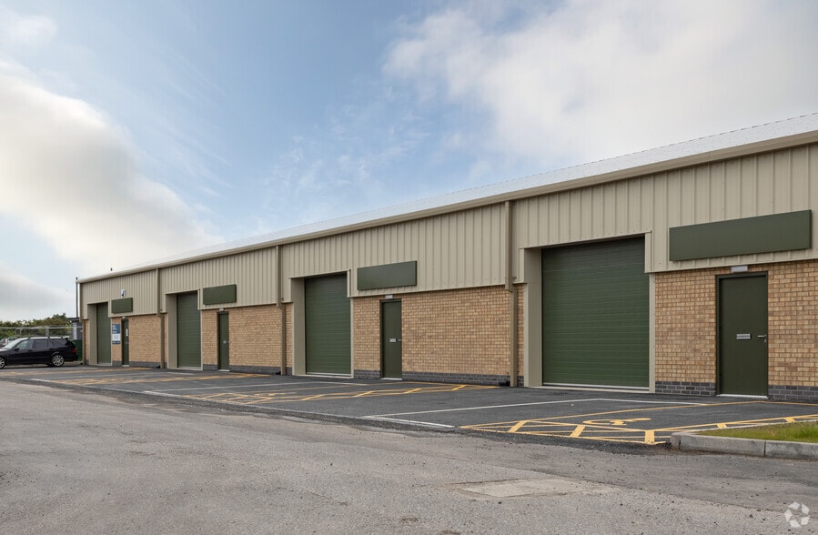 8 Skellingthorpe Rd, Saxilby for lease - Building Photo - Image 2 of 5