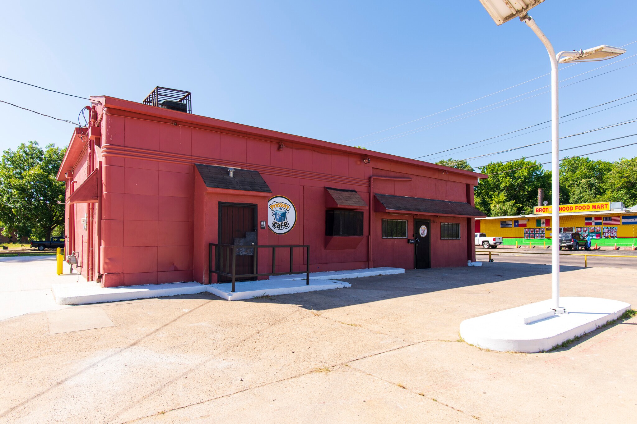 2802 Lagow St, Dallas, TX for sale Primary Photo- Image 1 of 1