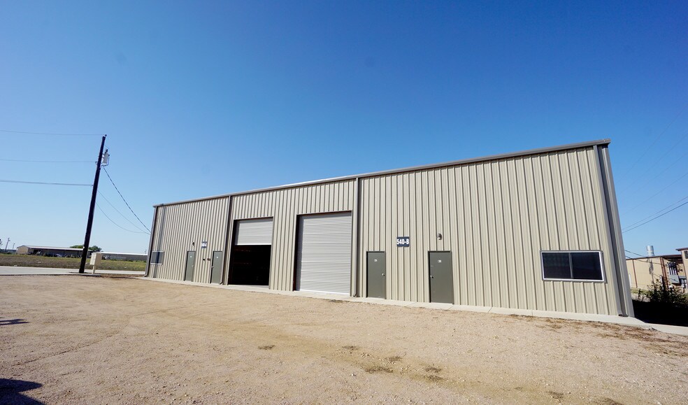 540 County Road 108, Hutto, TX for lease - Building Photo - Image 1 of 7