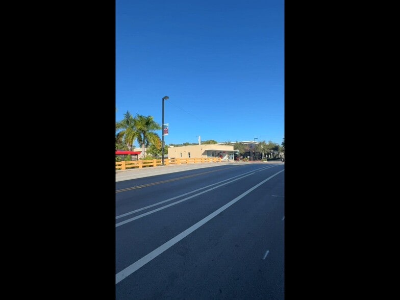 1103-1111 E Las Olas Blvd, Fort Lauderdale, FL for lease - Commercial Listing Video - Image 2 of 31