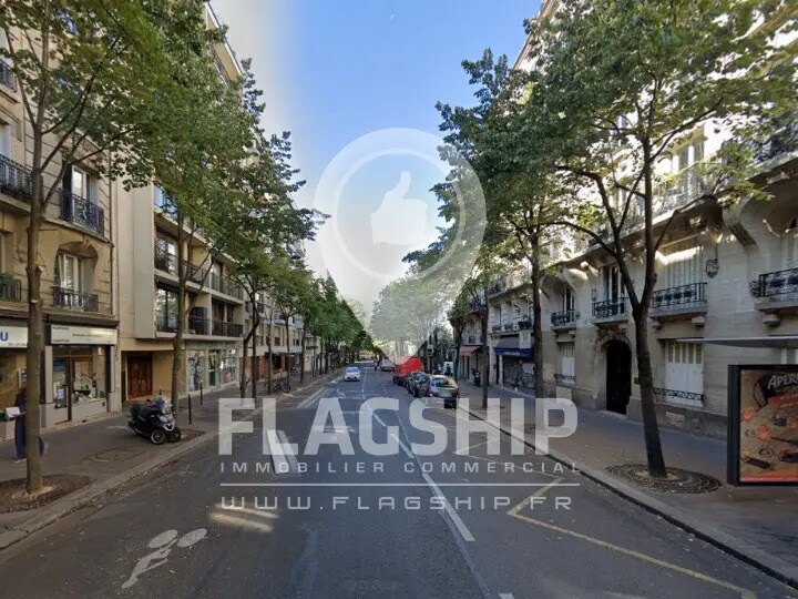 Retail in Paris for lease - Building Photo - Image 2 of 4