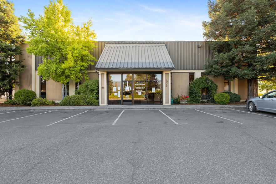 1240 Airport Park Blvd, Ukiah, CA for sale - Primary Photo - Image 1 of 29