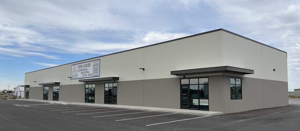 2201 N Commercial Ave, Pasco, WA for lease - Building Photo - Image 2 of 20