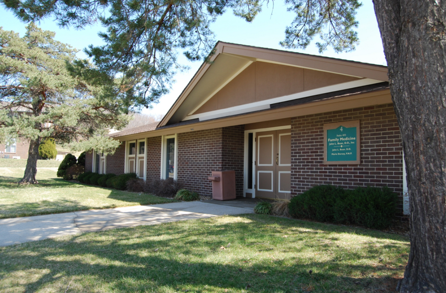 1170 W Kansas St, Liberty, MO for lease - Building Photo - Image 1 of 7