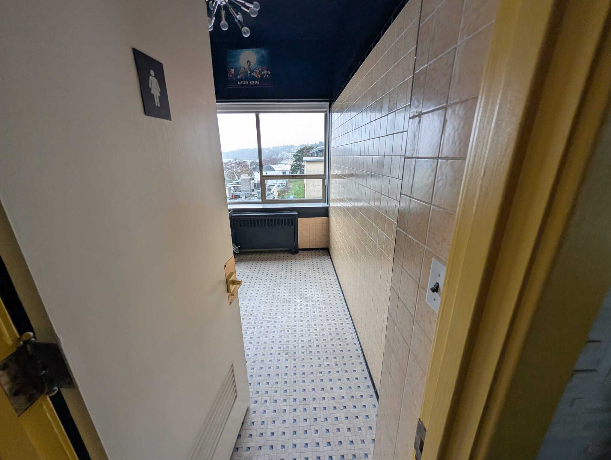 15045-15047 Marine Dr, White Rock, BC for lease Interior Photo- Image 1 of 15