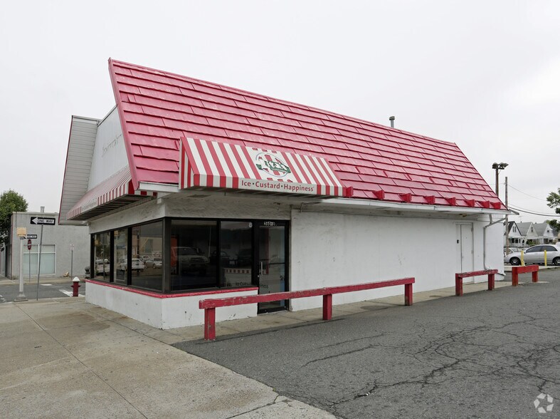 268 Broadway, Bayonne, NJ for sale - Primary Photo - Image 1 of 1