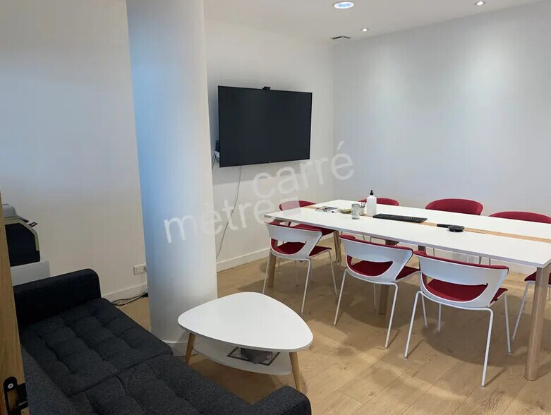 Office in Nantes for lease - Interior Photo - Image 2 of 10
