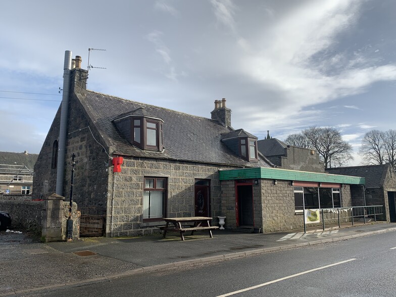 Red Star, Westhill for sale - Primary Photo - Image 1 of 1