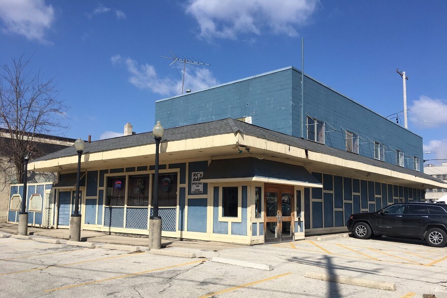 1530 E North Ave, Milwaukee, WI 53202