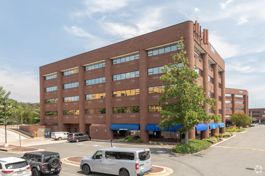 11166 Fairfax Blvd, Fairfax, VA for lease - Building Photo - Image 3 of 8