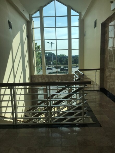 6 Dickinson Dr, Chadds Ford, PA for lease - Interior Photo - Image 3 of 5