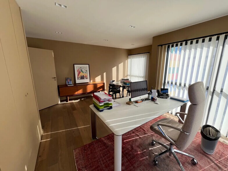 Office in Puget-sur-Argens for lease - Interior Photo - Image 1 of 5