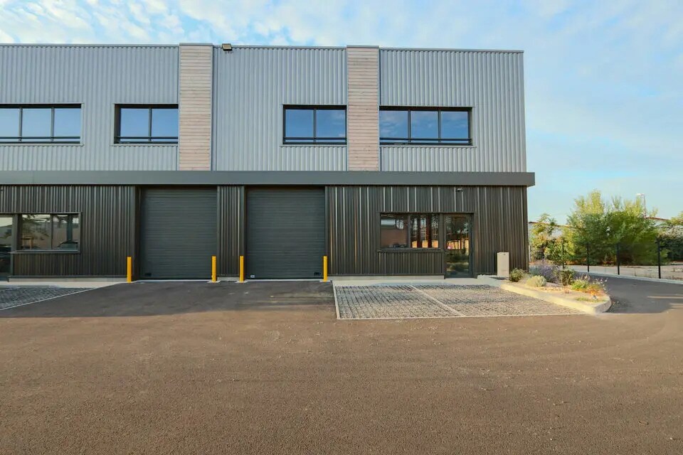 Flex in Avignon for lease Building Photo- Image 1 of 10