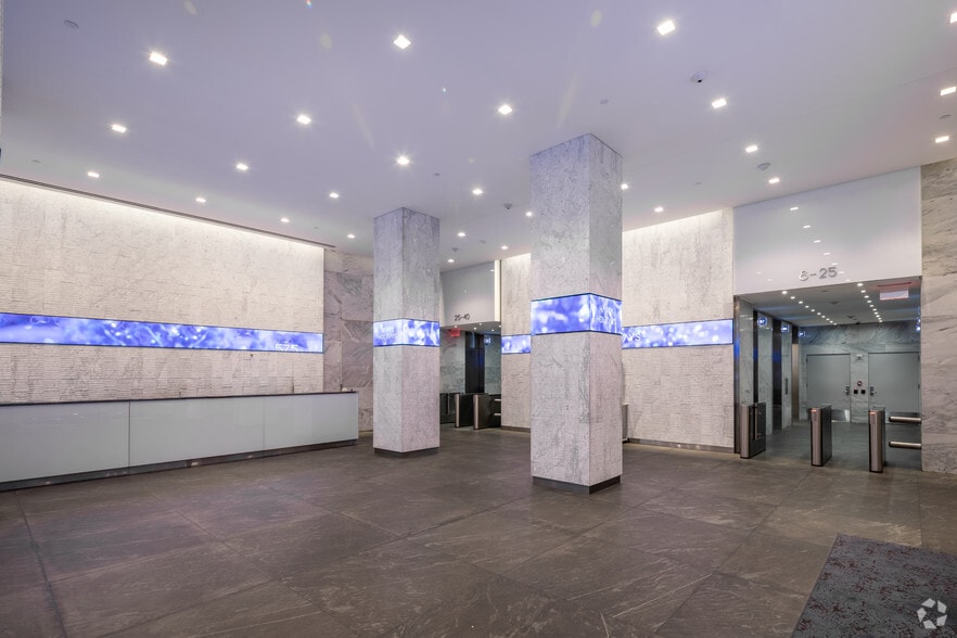 575 Fifth Ave, New York, NY for lease - Lobby - Image 3 of 30