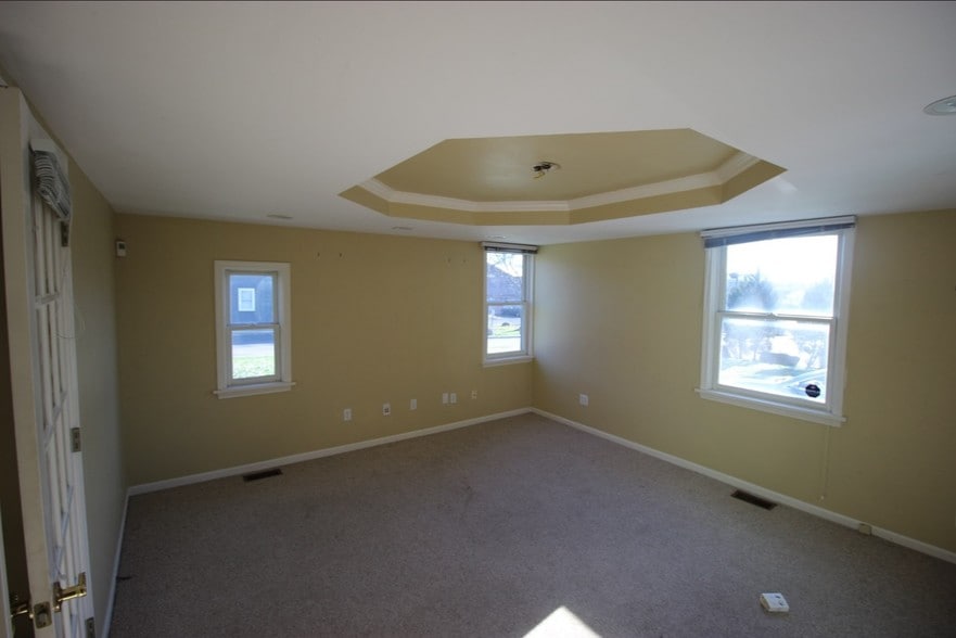 8 N Main St, Pittsford, NY for lease - Interior Photo - Image 3 of 19