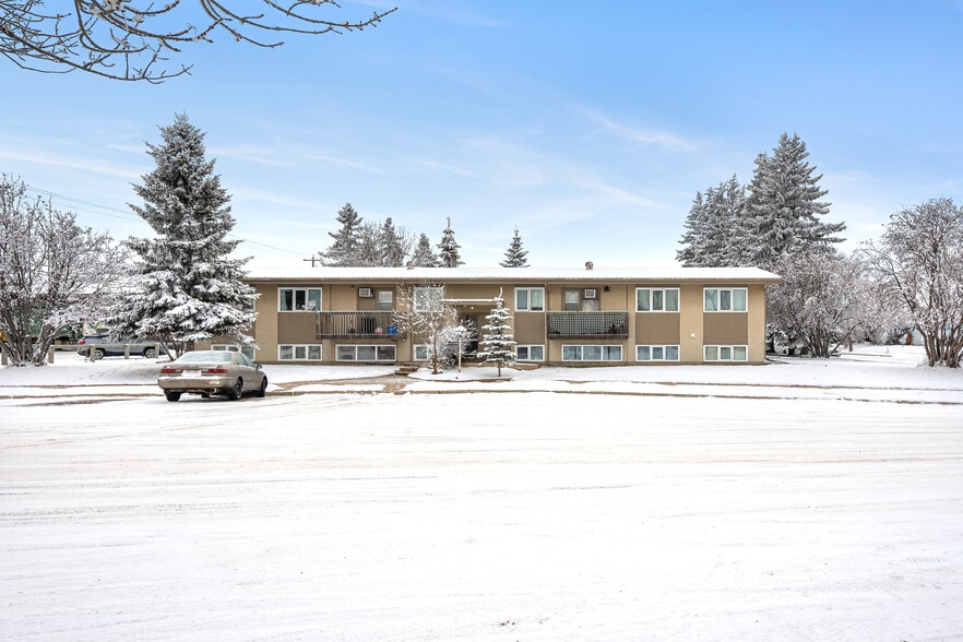 4504 56A Av, Lloydminster, AB for sale - Primary Photo - Image 1 of 8