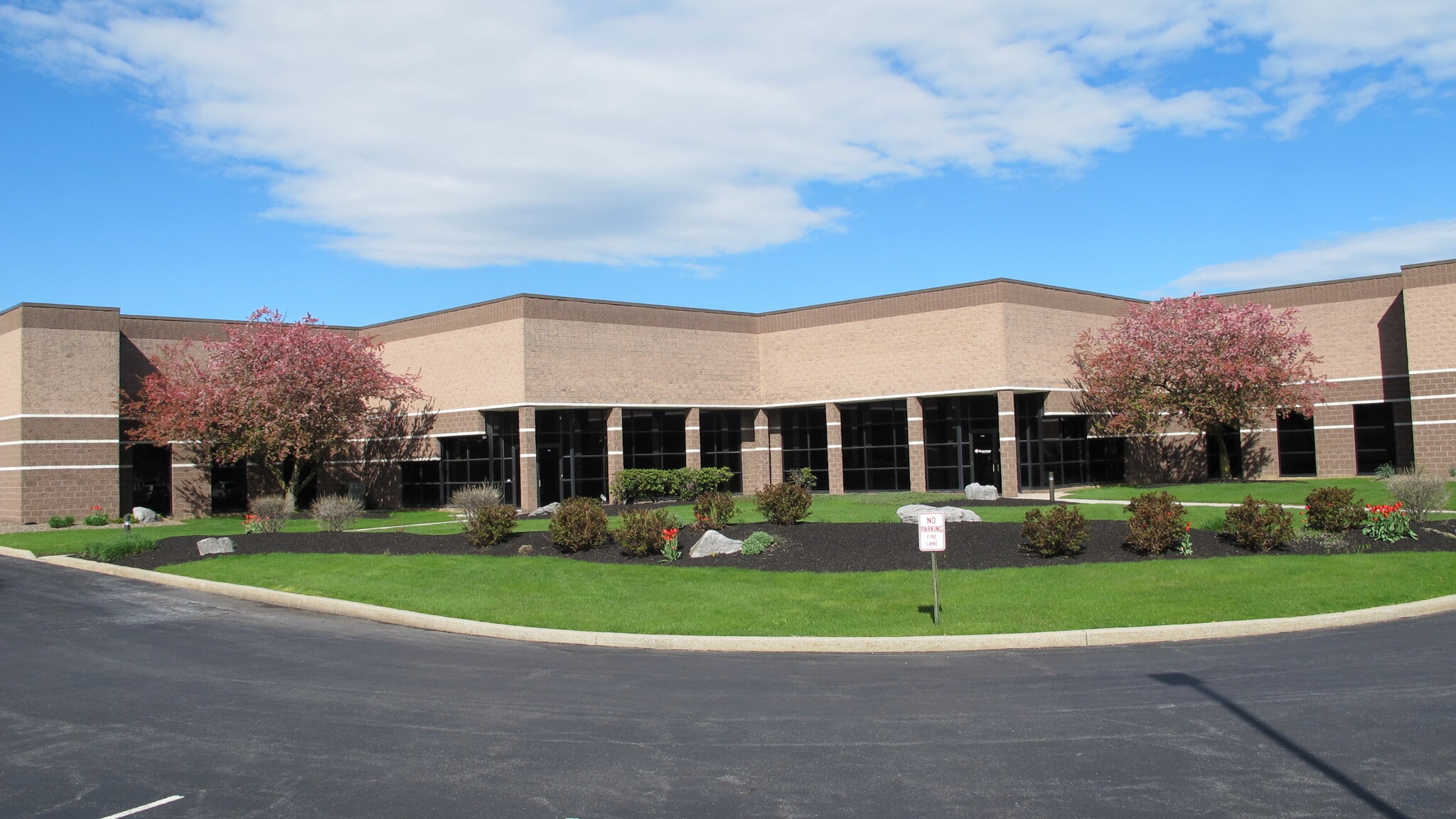 5040 Louise Dr, Mechanicsburg, PA for lease Building Photo- Image 1 of 2