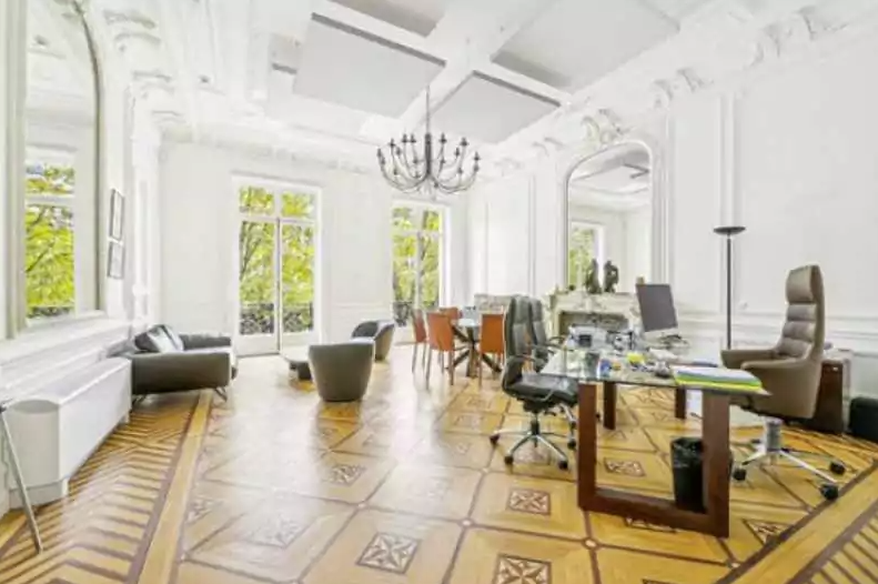Office in Paris for lease Interior Photo- Image 1 of 9