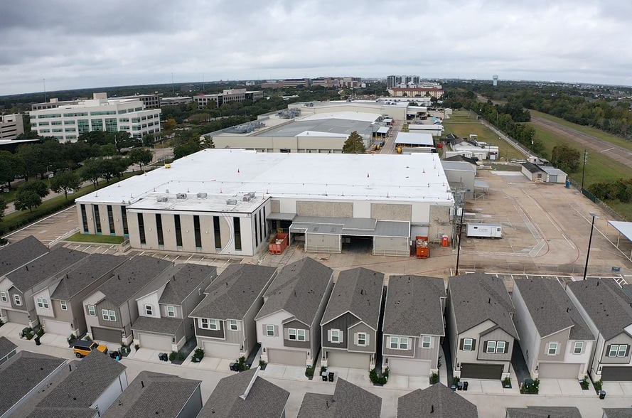 17200 Park Row, Houston, TX for sale - Building Photo - Image 3 of 22