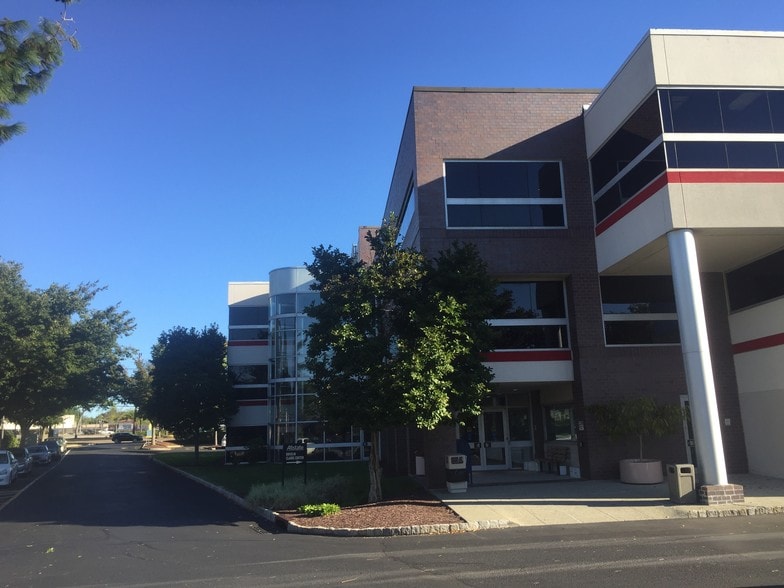 1211 Hamburg Tpke, Wayne, NJ for lease - Building Photo - Image 3 of 6