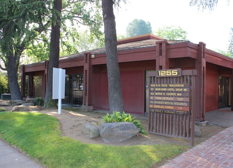 1255 W Shaw Ave, Fresno, CA for lease - Building Photo - Image 2 of 12