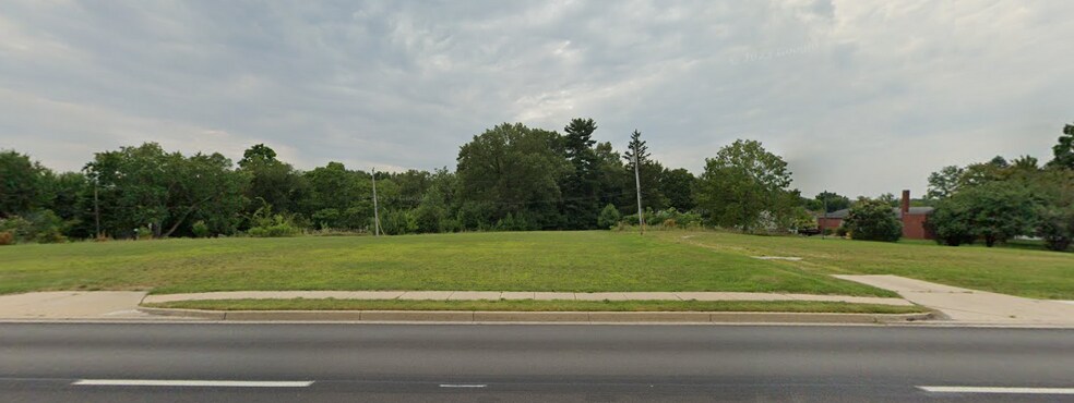 228 Pine Lake Ave, La Porte, IN for sale - Building Photo - Image 2 of 3