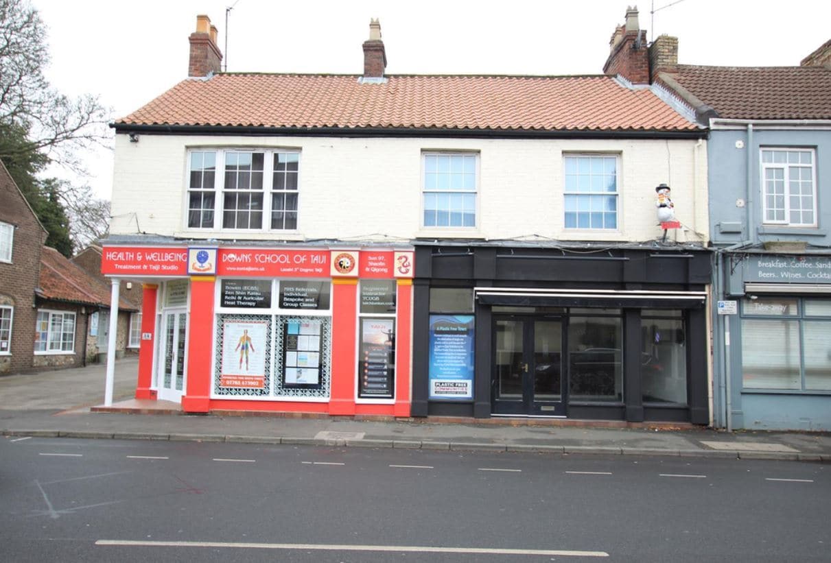 12-14 Market Pl, Hornsea for sale Primary Photo- Image 1 of 1