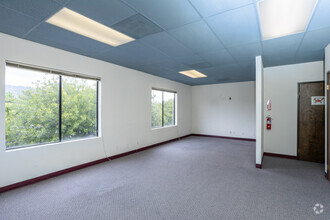 502 S Verdugo Dr, Burbank, CA for lease Interior Photo- Image 2 of 7