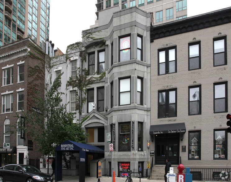 3 E Huron St, Chicago, IL 60611