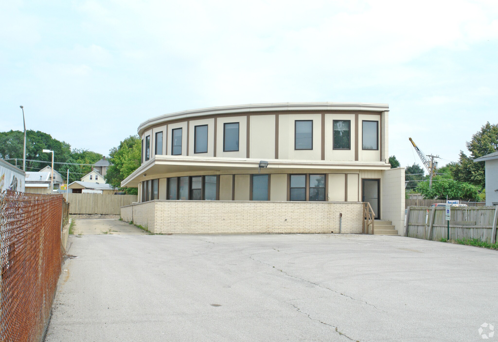 662 N Broadway St, Aurora, IL for sale Primary Photo- Image 1 of 1