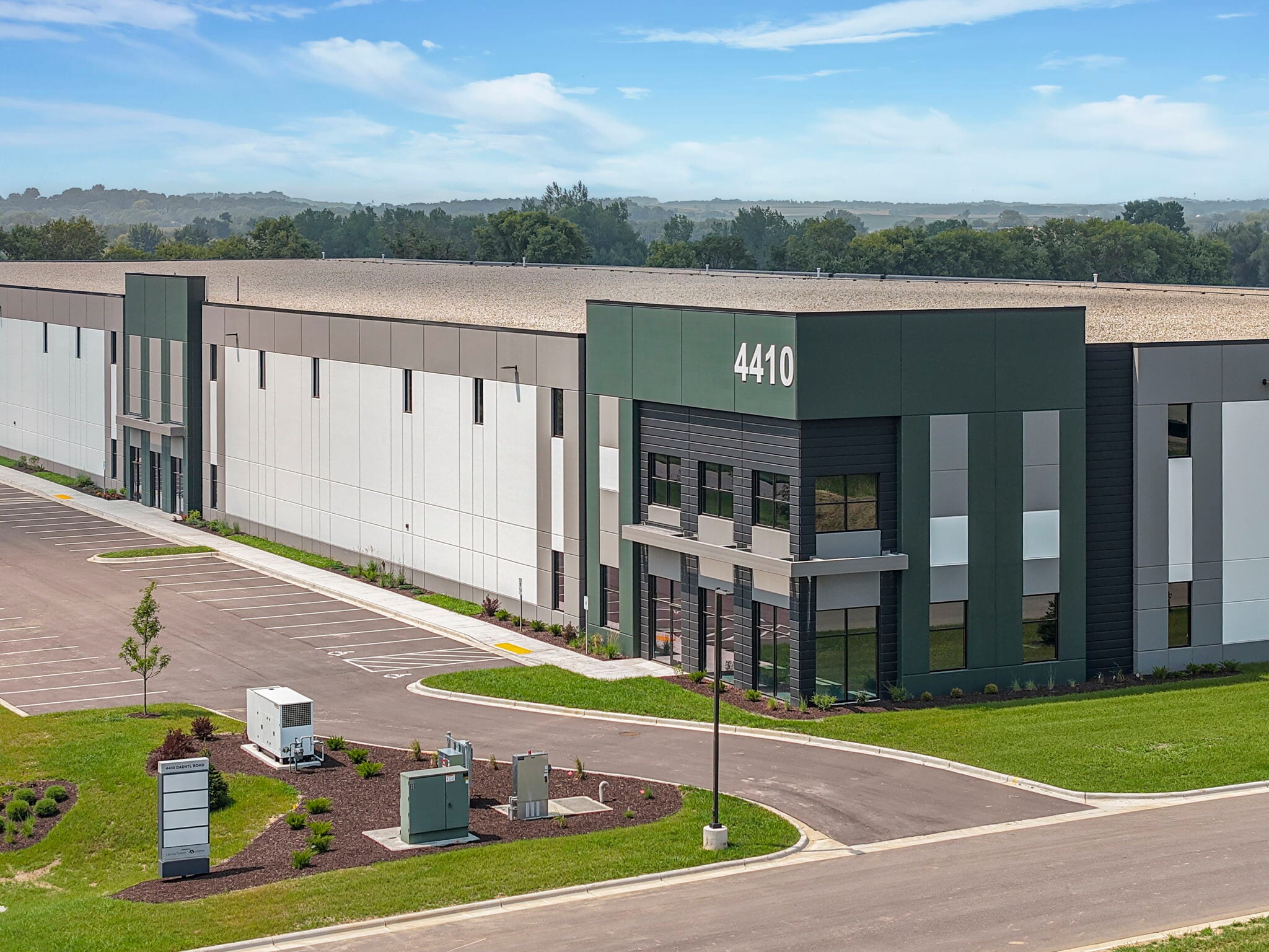 4410 Daentl Rd, Deforest, WI for lease Building Photo- Image 1 of 12