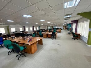 Hedge End, Southampton for lease Interior Photo- Image 2 of 8