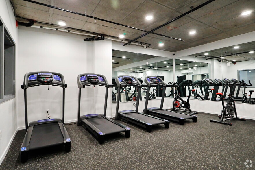 5512 17th Ave NW, Seattle, WA for lease - Interior Photo - Image 3 of 11