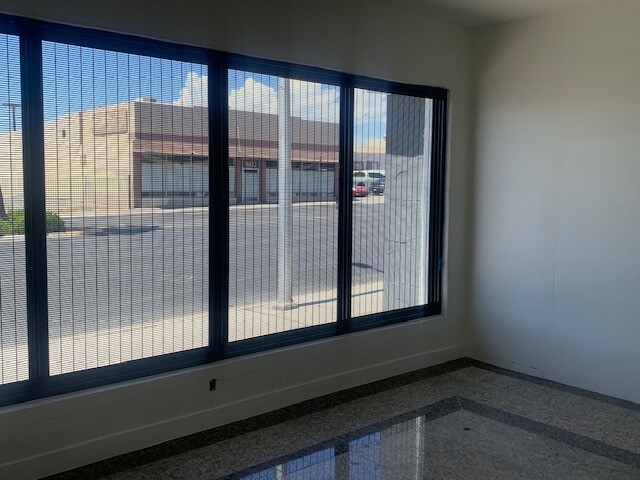 1611 Fremont St, Las Vegas, NV for sale - Building Photo - Image 2 of 8