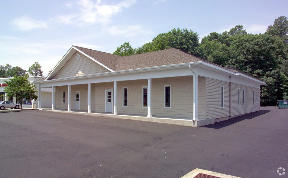 569 Boston Post Rd, Orange, CT for lease - Building Photo - Image 3 of 10