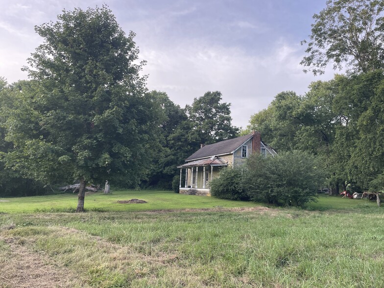 2341 Indian Creek Rd, Pulaski, TN for sale - Primary Photo - Image 1 of 10