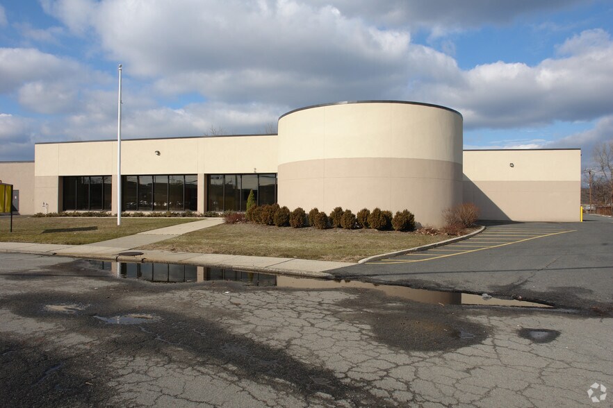 80 Commerce Way, Hackensack, NJ for sale - Building Photo - Image 1 of 1