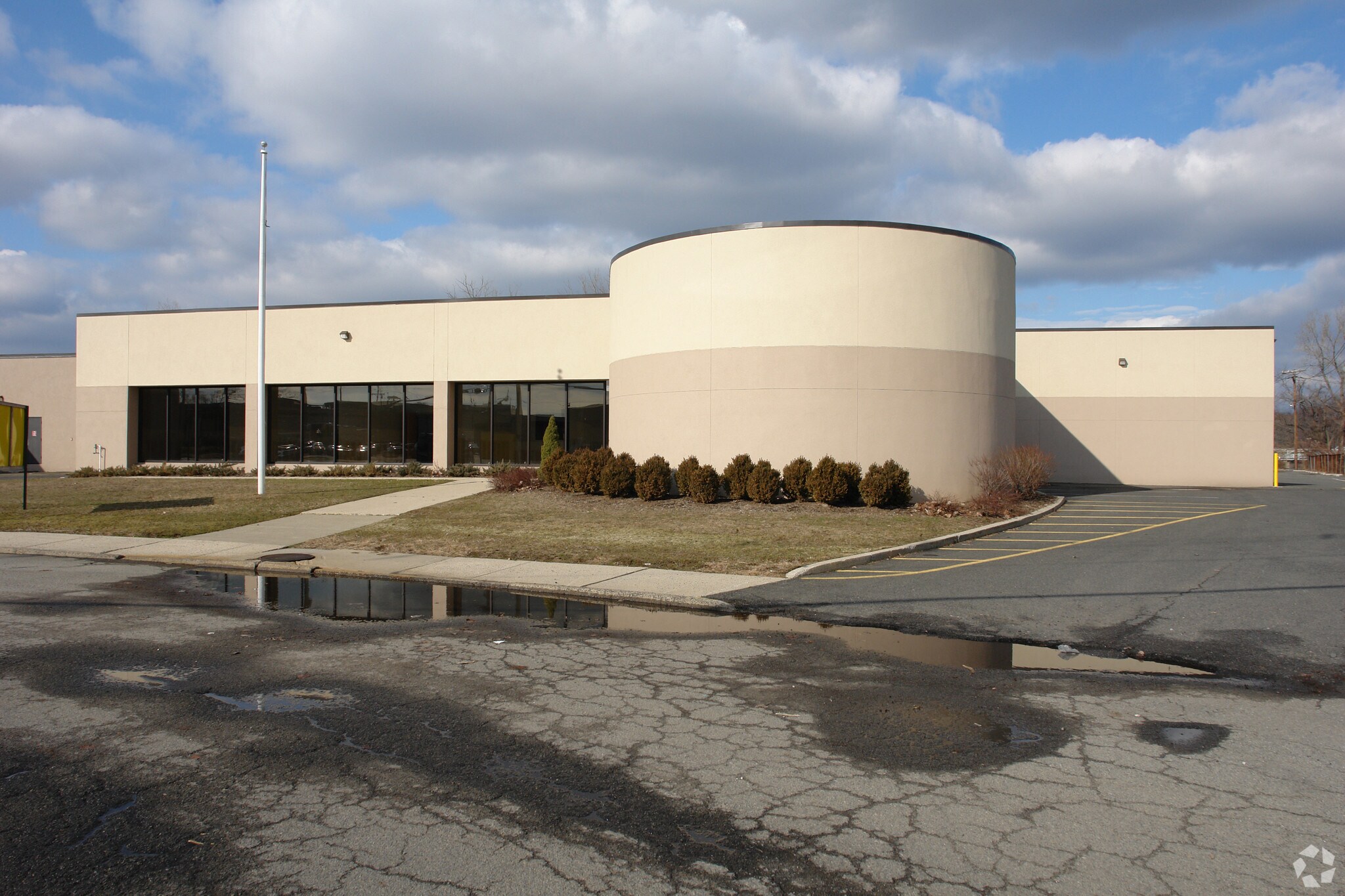 80 Commerce Way, Hackensack, NJ for sale Building Photo- Image 1 of 1