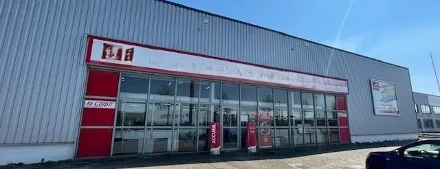 Flex in Rouen for lease Building Photo- Image 1 of 4