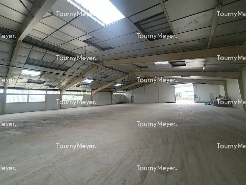 Office in Bordeaux for lease - Building Photo - Image 3 of 7