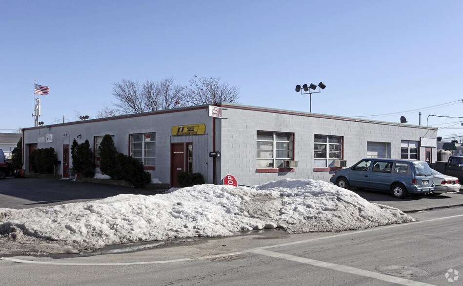 30 Fresno Rd, Warwick, RI for sale - Primary Photo - Image 1 of 1